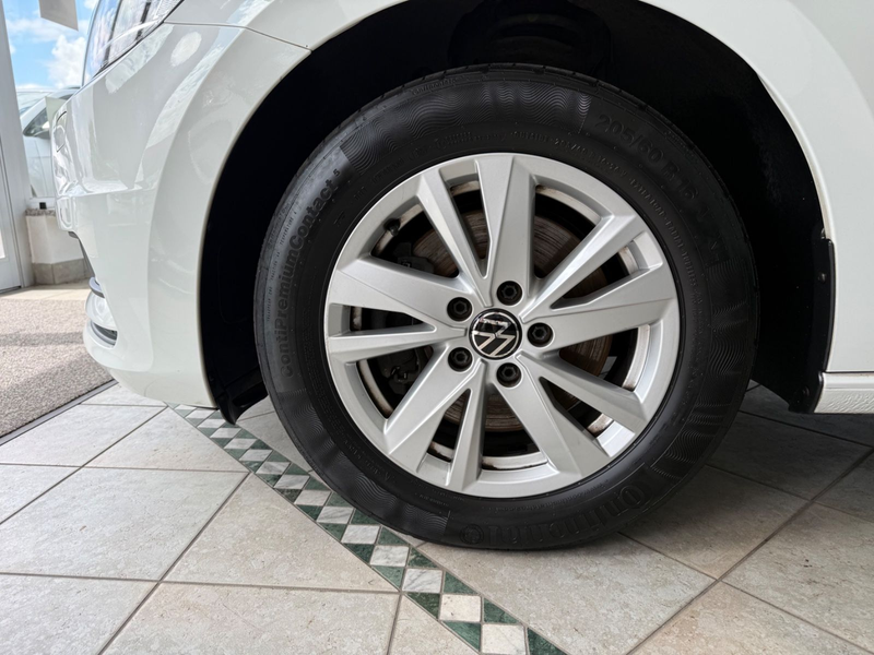 Volkswagen Touran Comfortline BMT ACC LED MWST. 1.HD TOP — photo 19