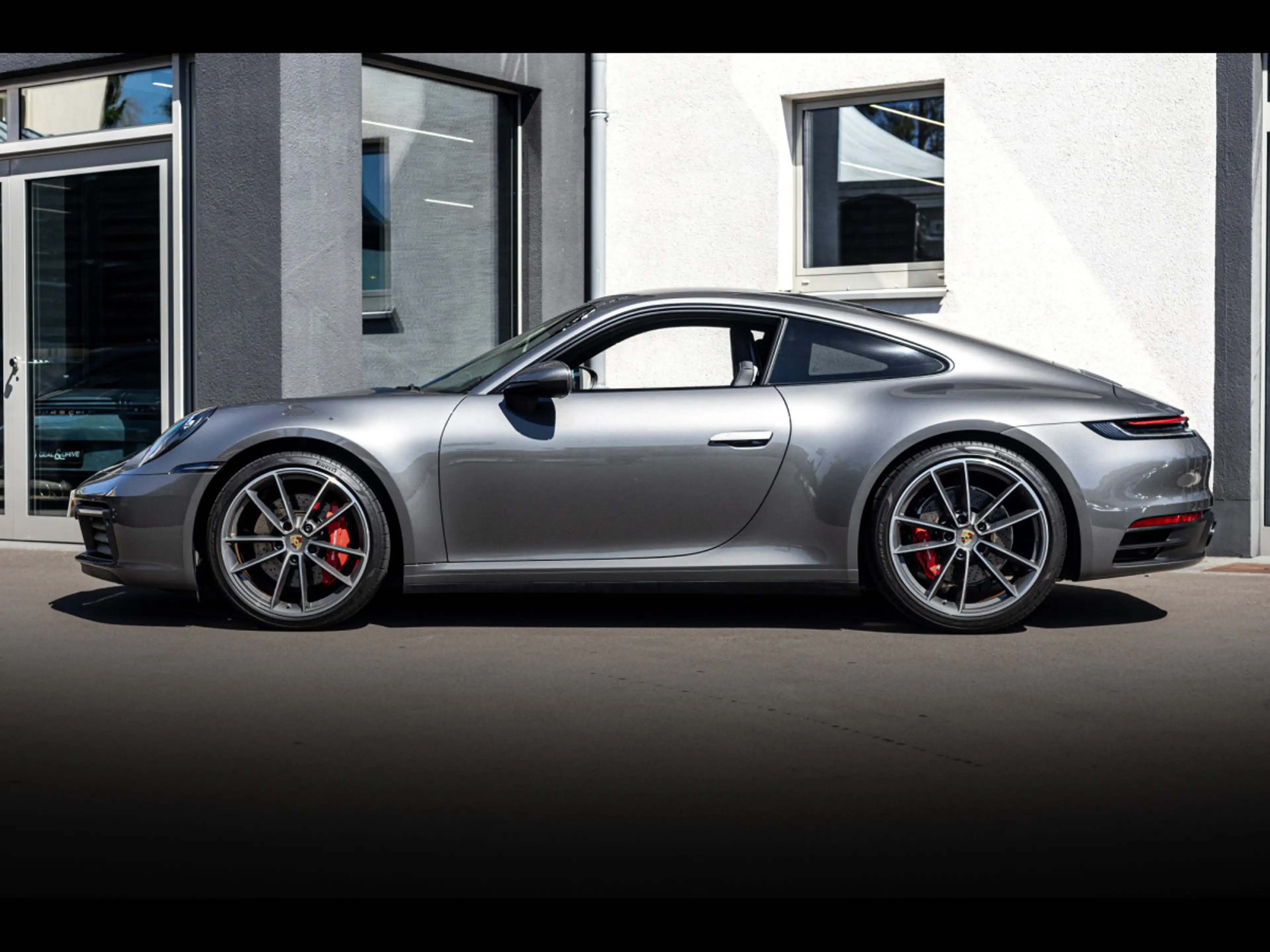 Porsche 911 (992.1) CARRERA S COUPE PDK°QUARTZ GREY°CHRONO — photo 2