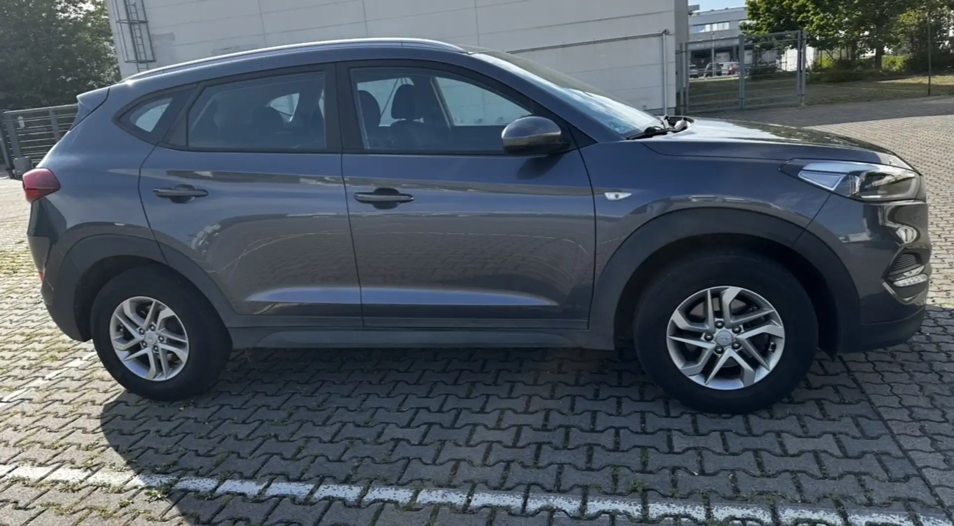 Hyundai TUCSON blue Classic 2WD Grau - 2