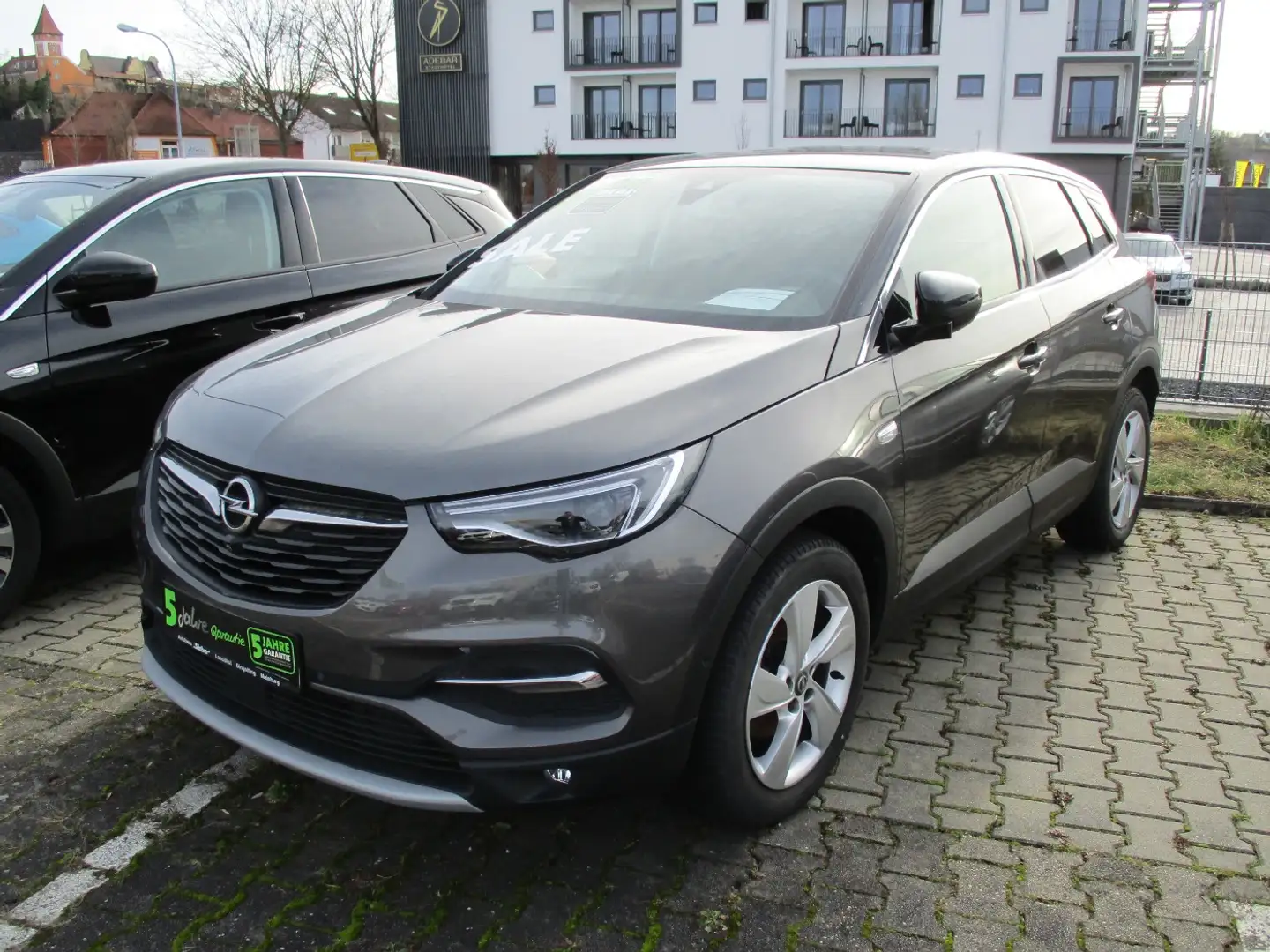 Opel Grandland 1.5 D INNOVATION 360° Kamera+LED Grau - 2