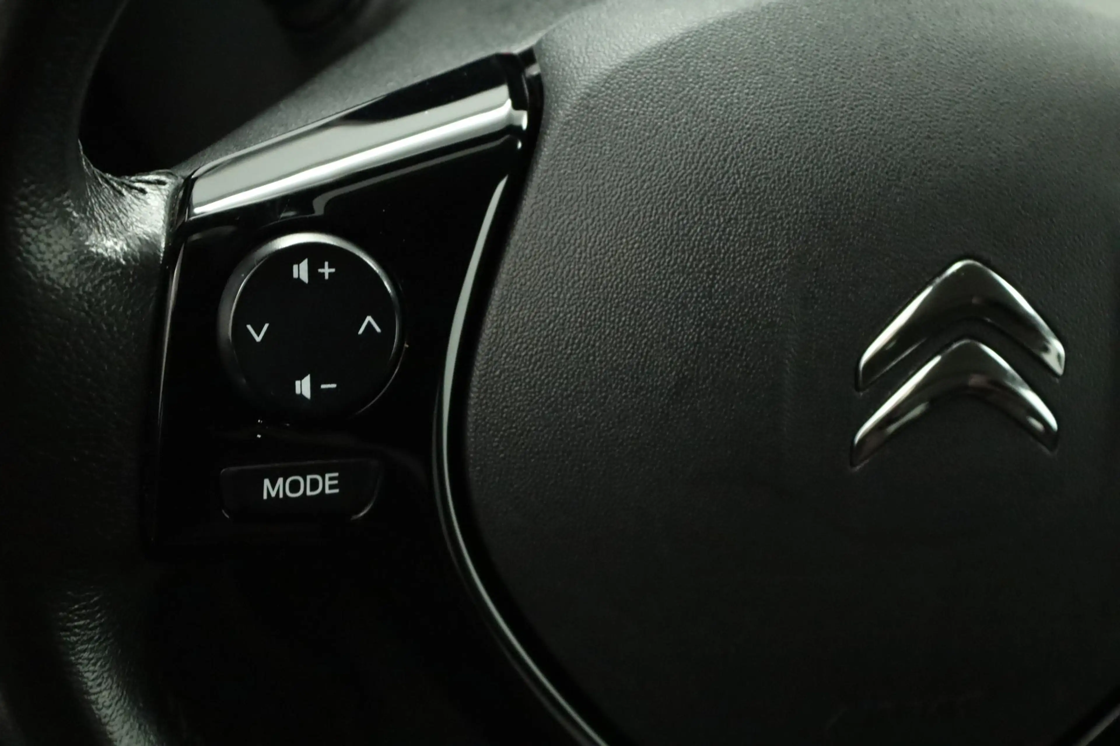 Citroen C1 1.0 e-VTi Feel | Airco | ABS & ESP | USB aansluiti — photo 14