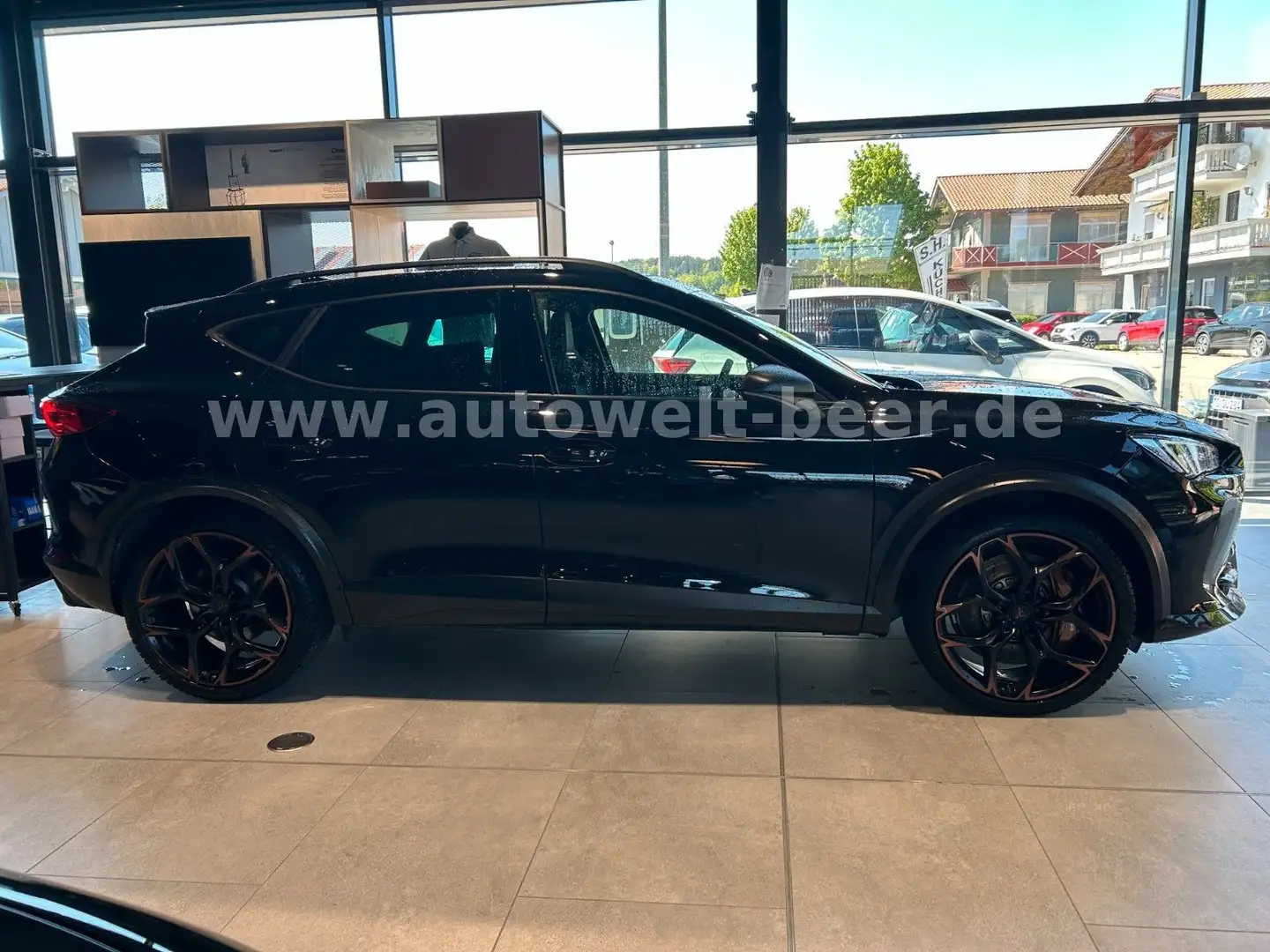 CUPRA Formentor VZ5 2.5 TSI 4Drive 390PS DSG  *CAM*NAV Zwart - 2