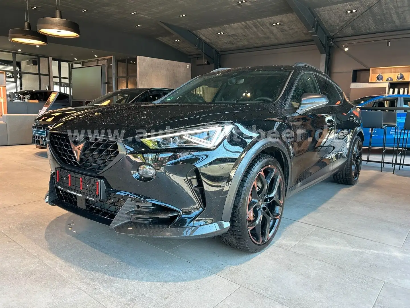 CUPRA Formentor VZ5 2.5 TSI 4Drive 390PS DSG  *CAM*NAV Zwart - 1
