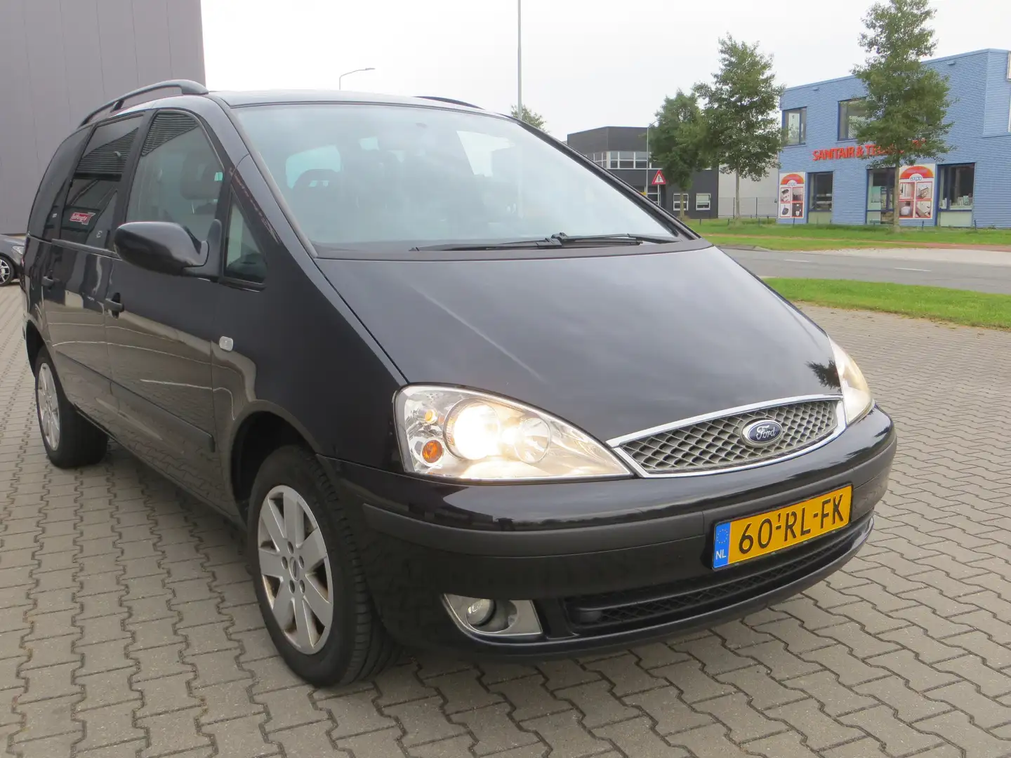 Ford Galaxy Galaxy 2.3-16V Futura Чорний - 2