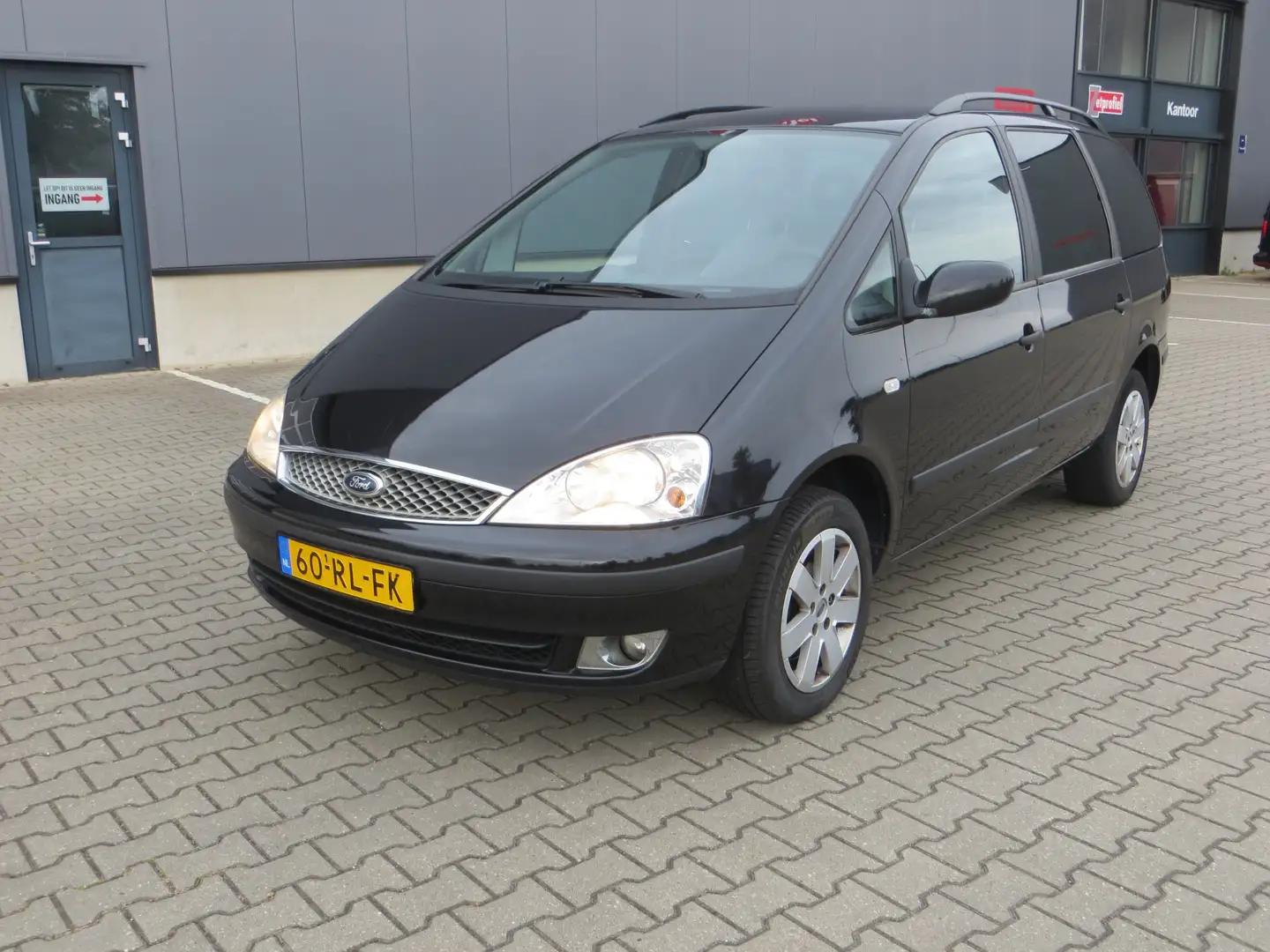 Ford Galaxy Galaxy 2.3-16V Futura Чорний - 1