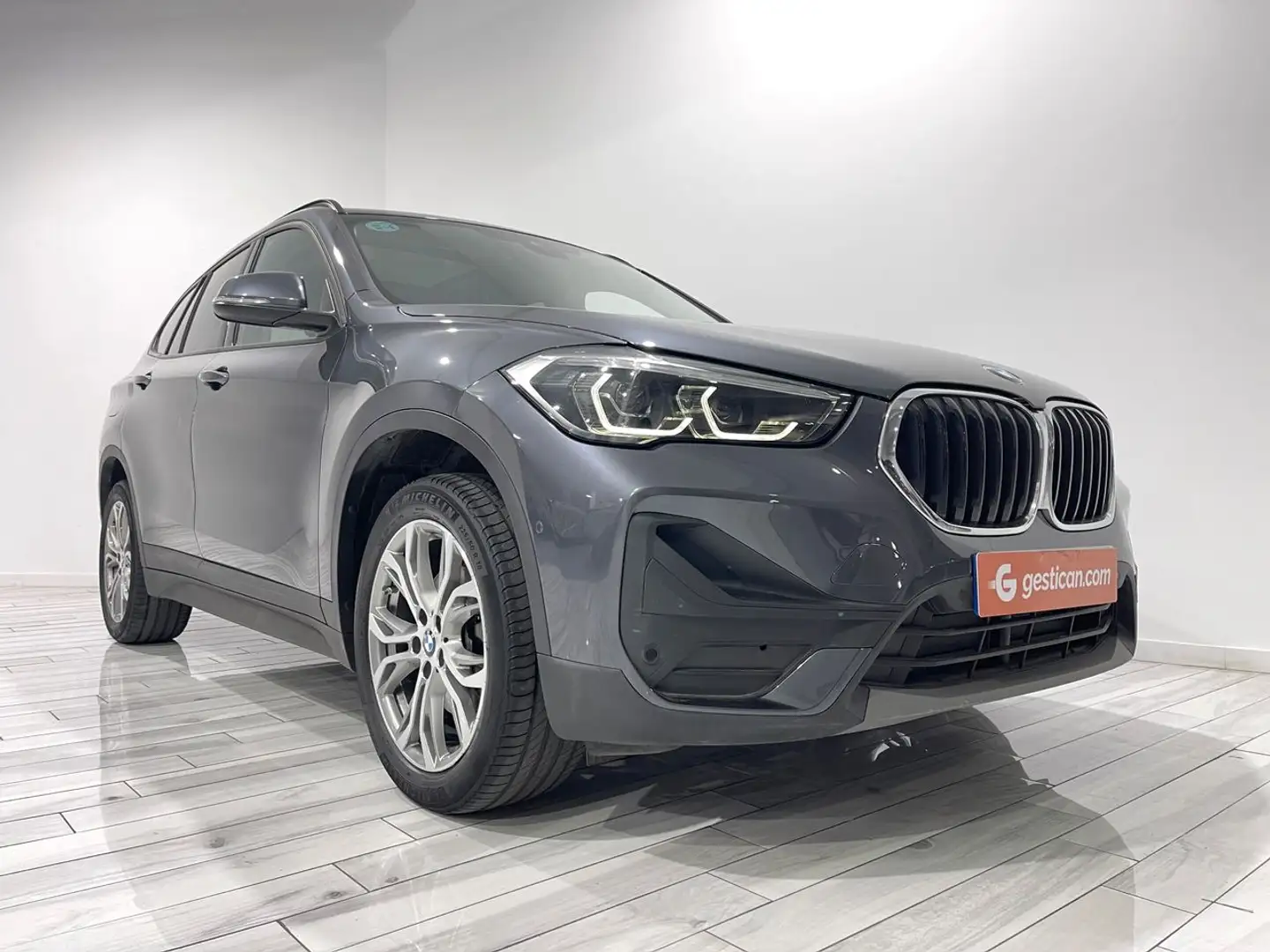 BMW X1 sDrive 18iA Gris - 2