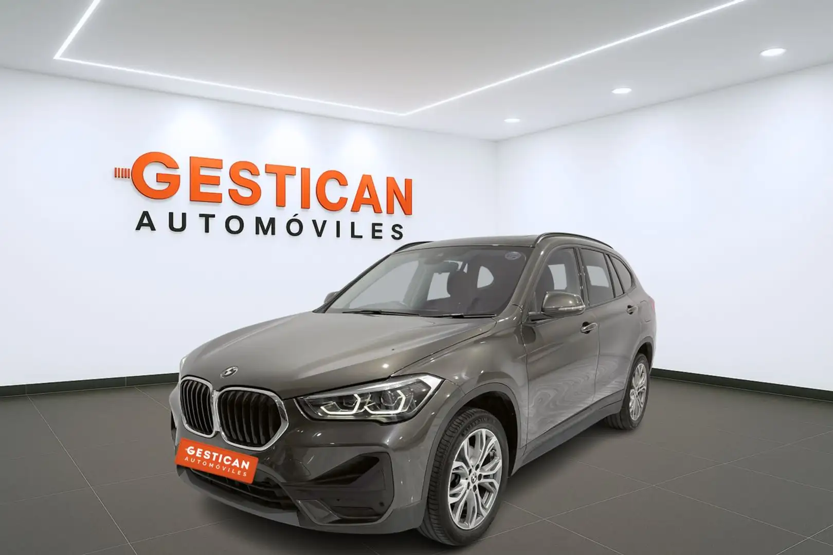 BMW X1 sDrive 18iA Gris - 1