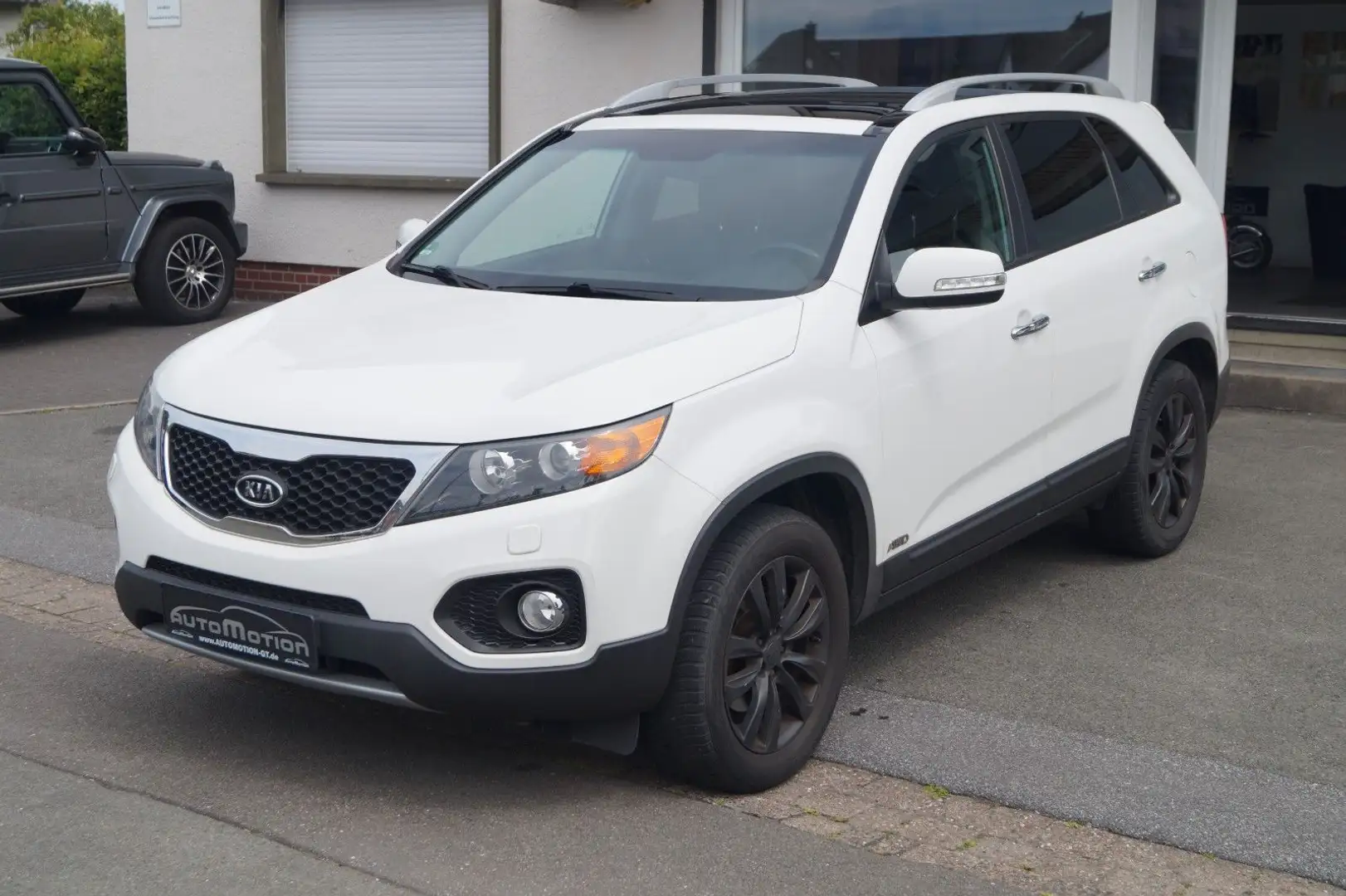 Kia Sorento 4WD*Leder*Xenon*Panorama*CAM*HU Neu*AHK* Белый - 1