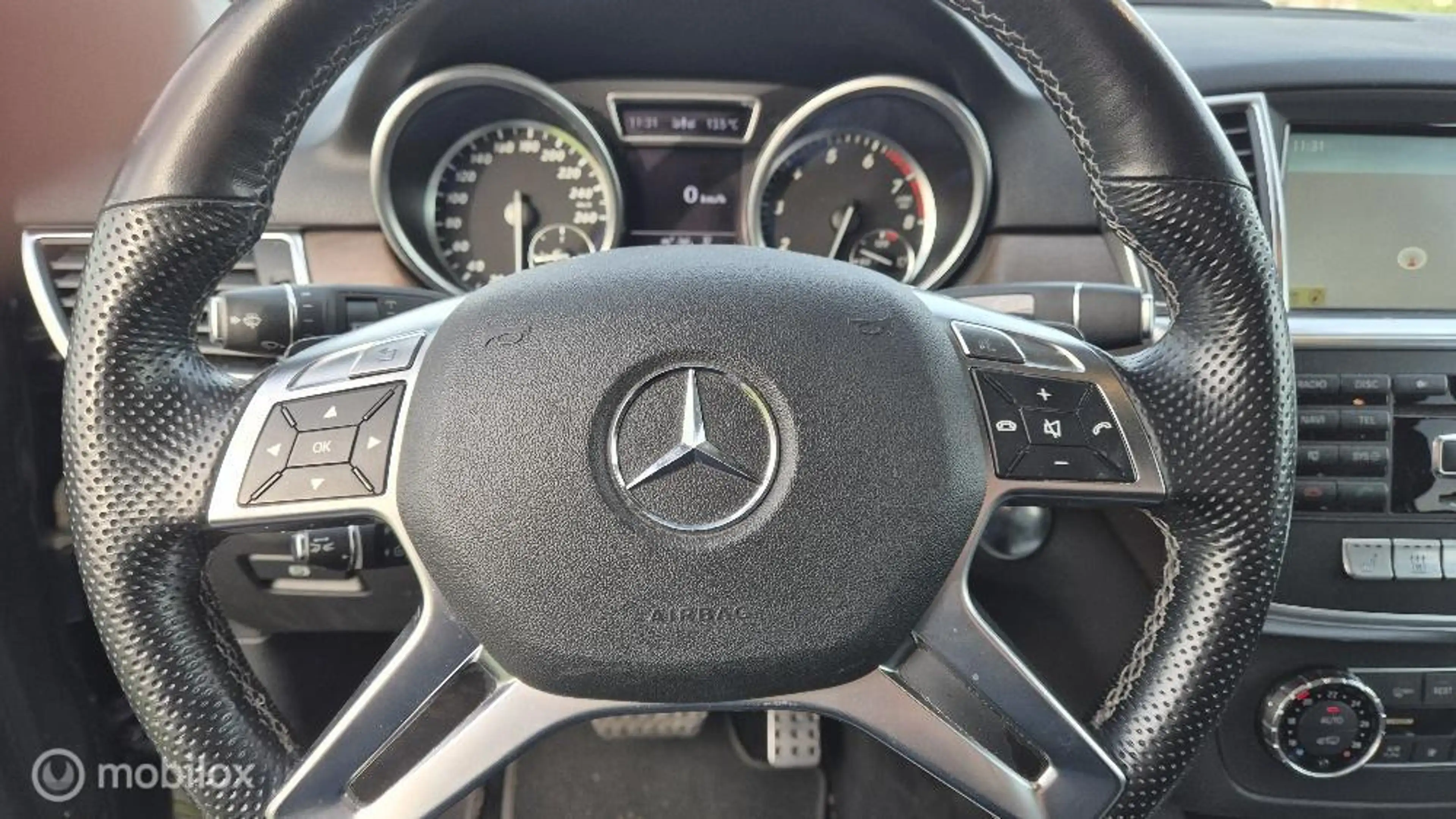 Mercedes-Benz ML 350 — photo 15