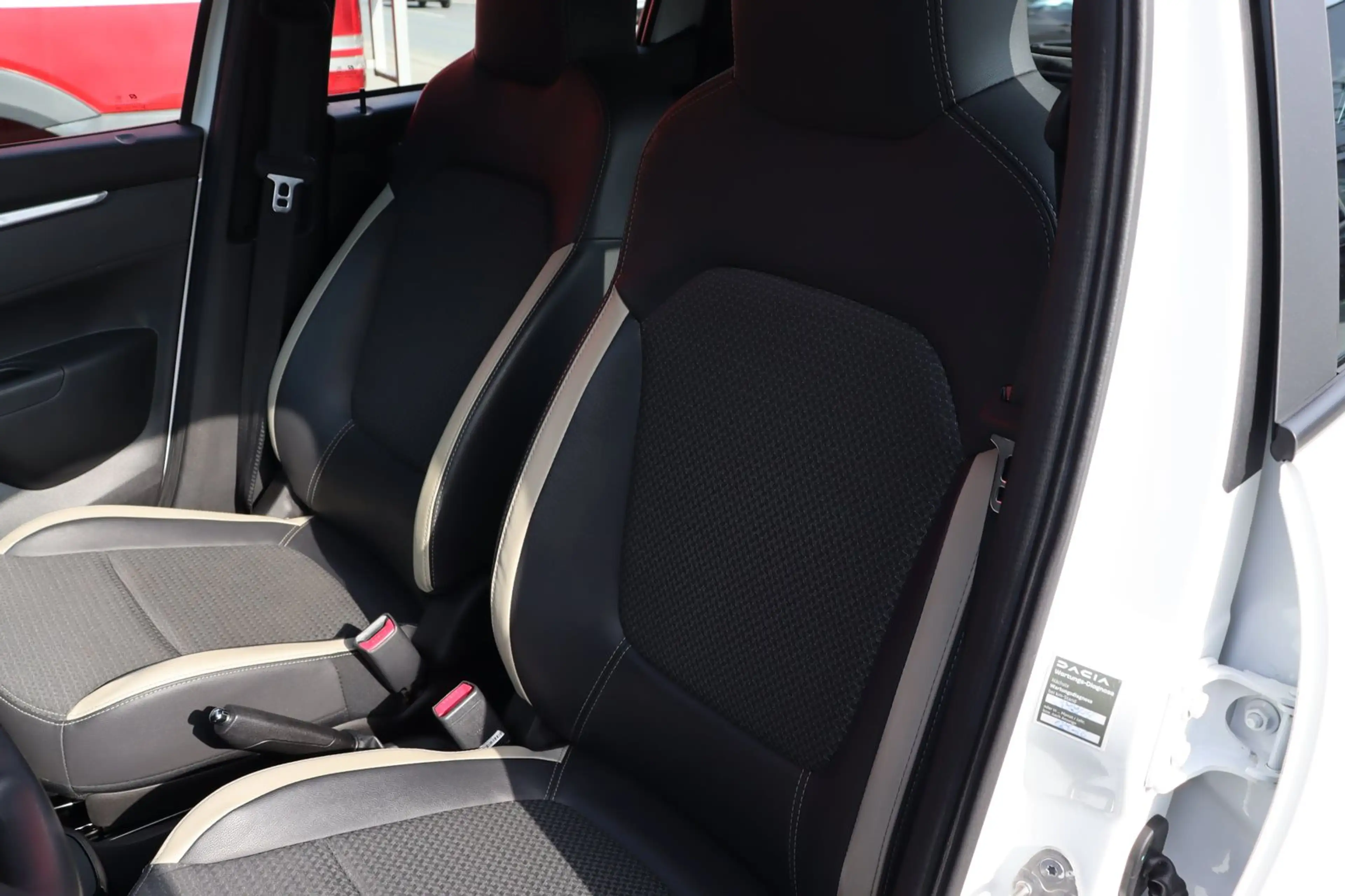 Dacia Spring Electric Essential — photo 13