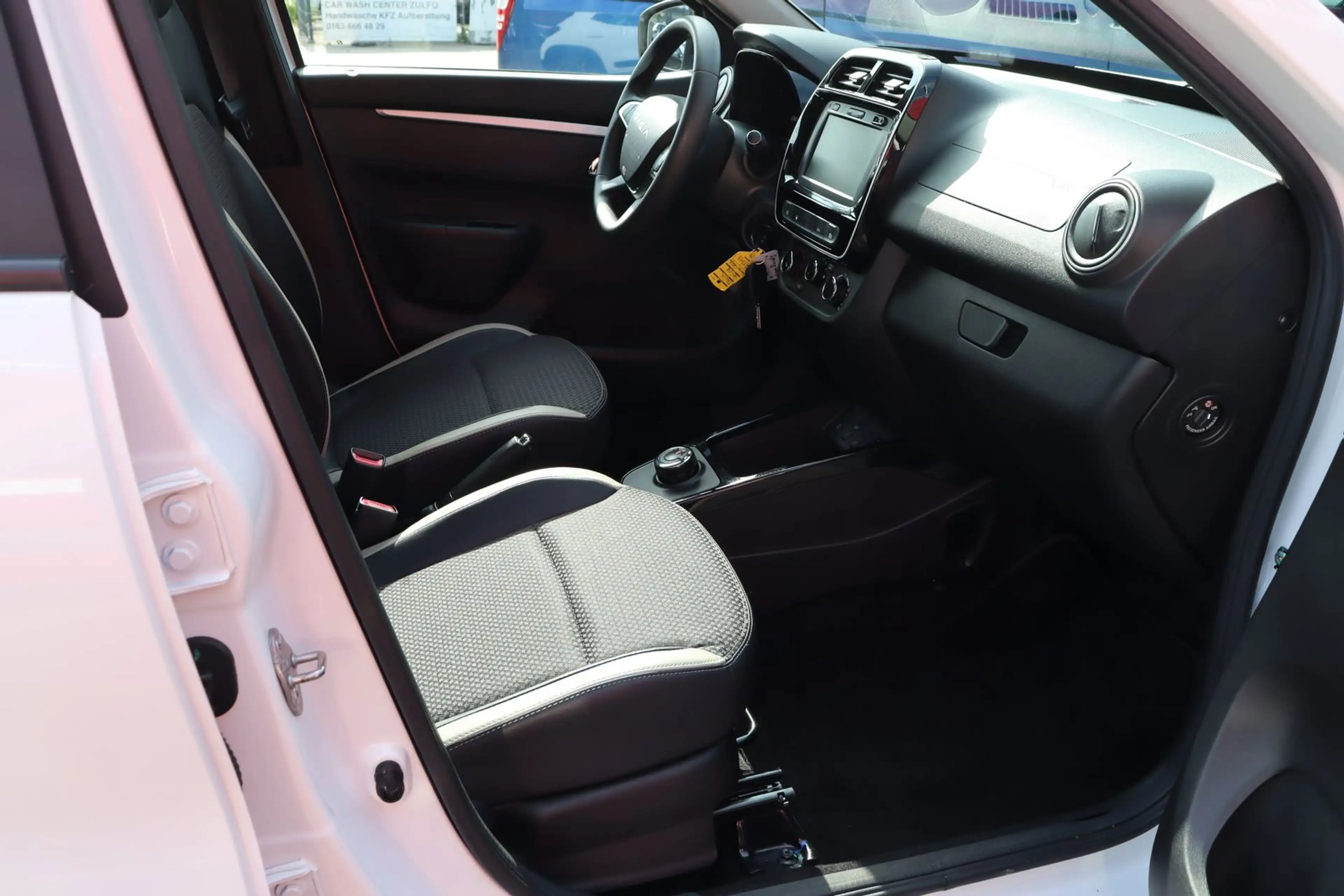 Dacia Spring Electric Essential — photo 15