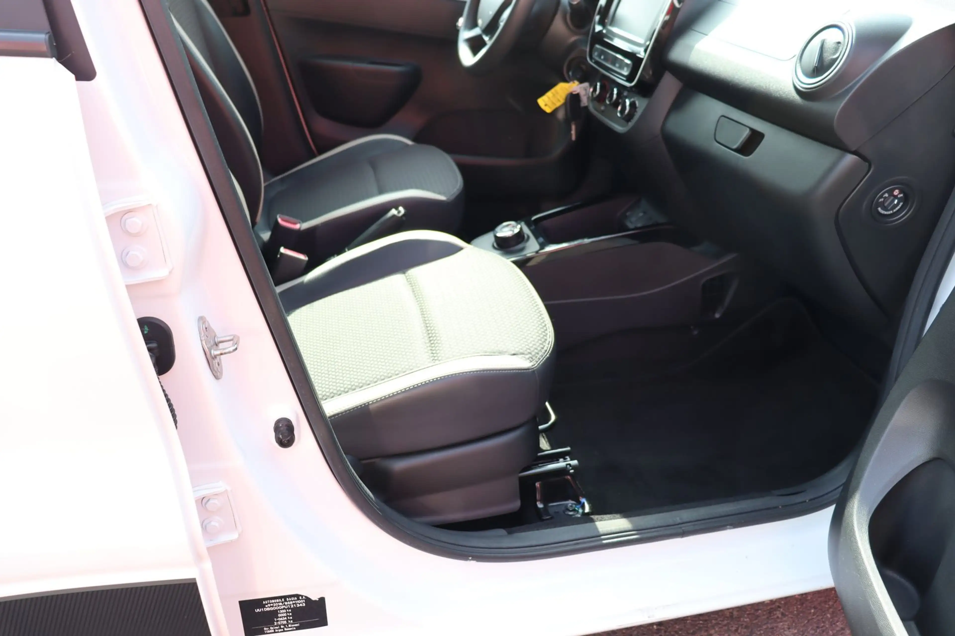 Dacia Spring Electric Essential — photo 14