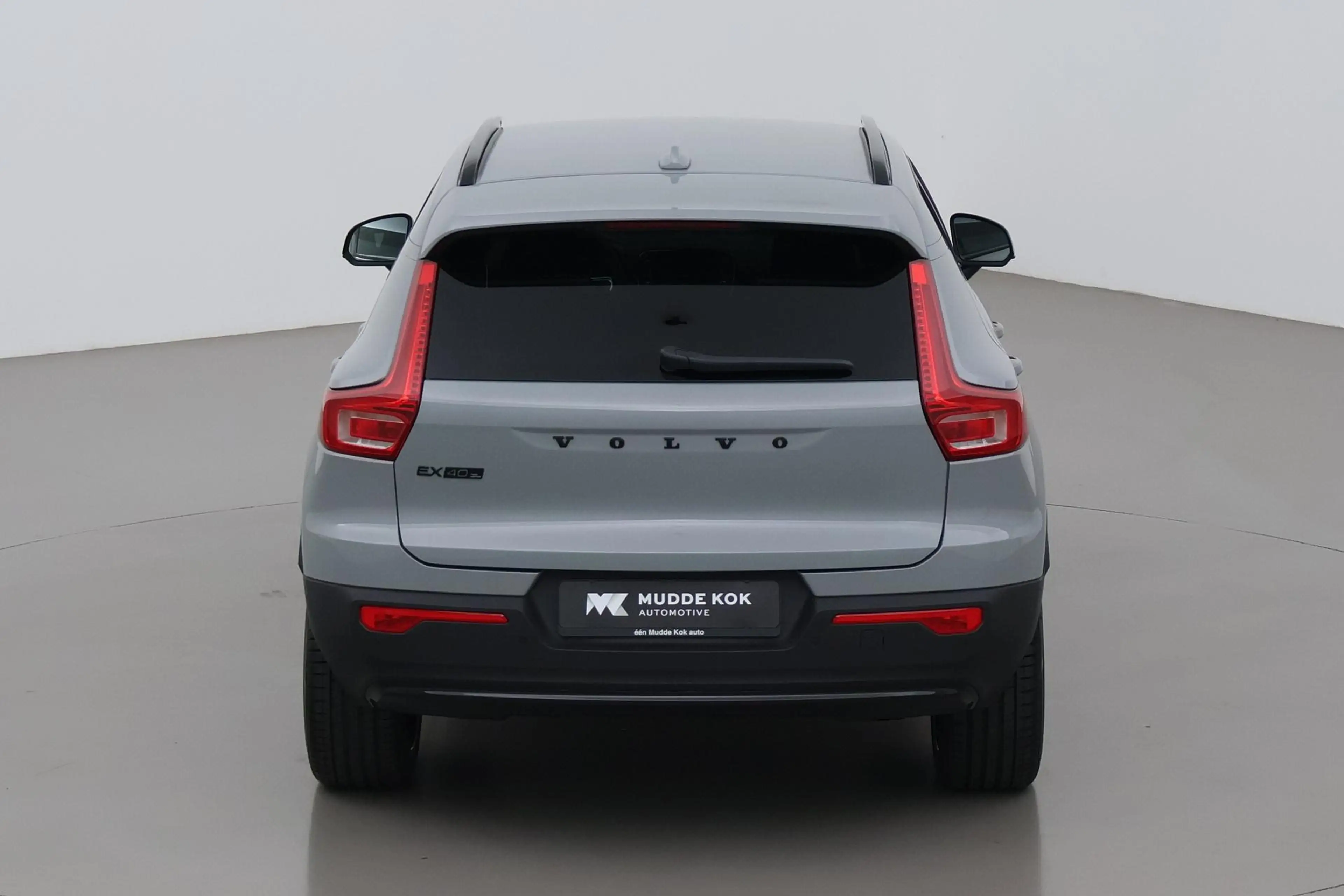Volvo EX40 Twin Motor Plus Black Edition 82 kWh | 409 PK! | A — photo 10