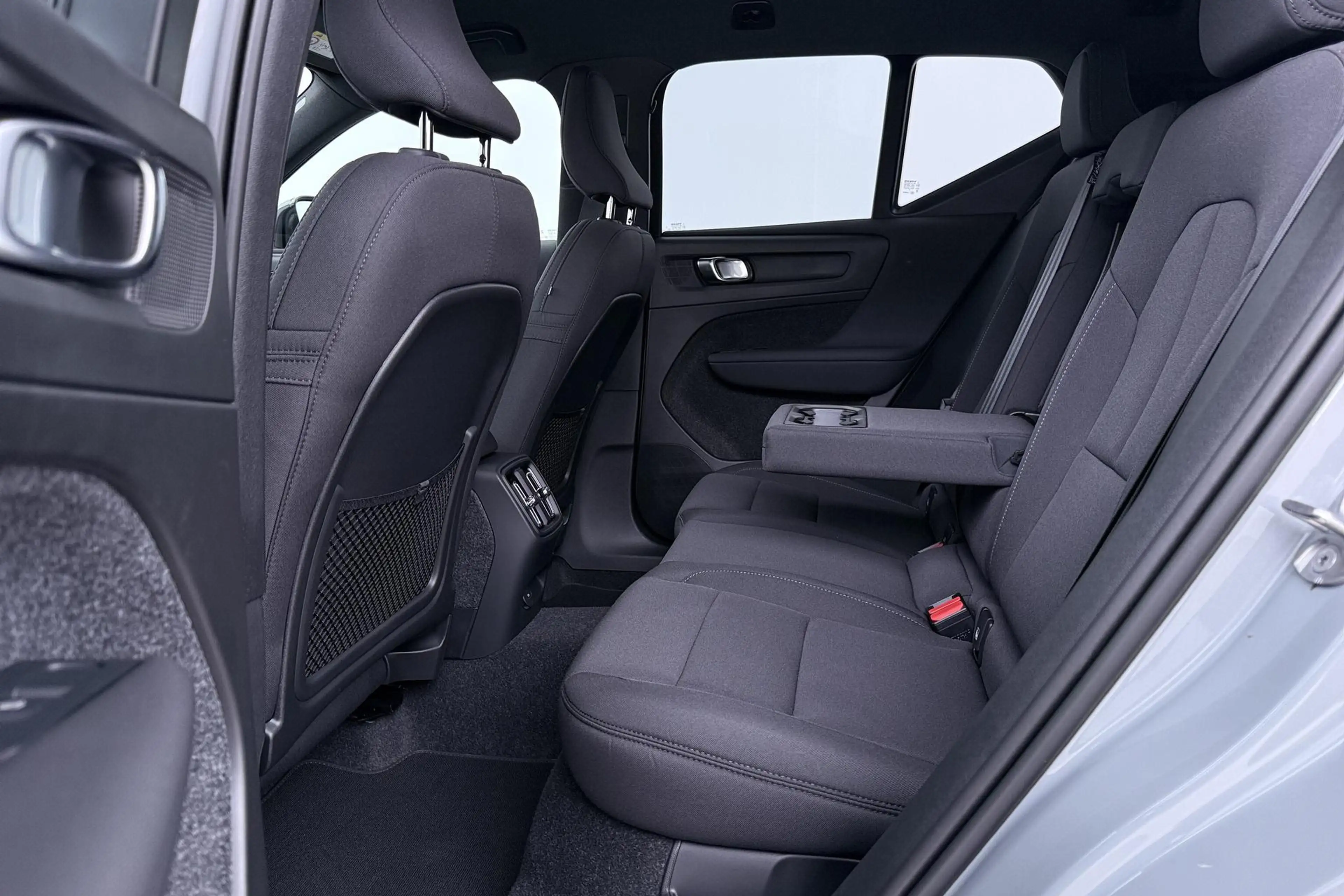 Volvo EX40 Twin Motor Plus Black Edition 82 kWh | 409 PK! | A — photo 48