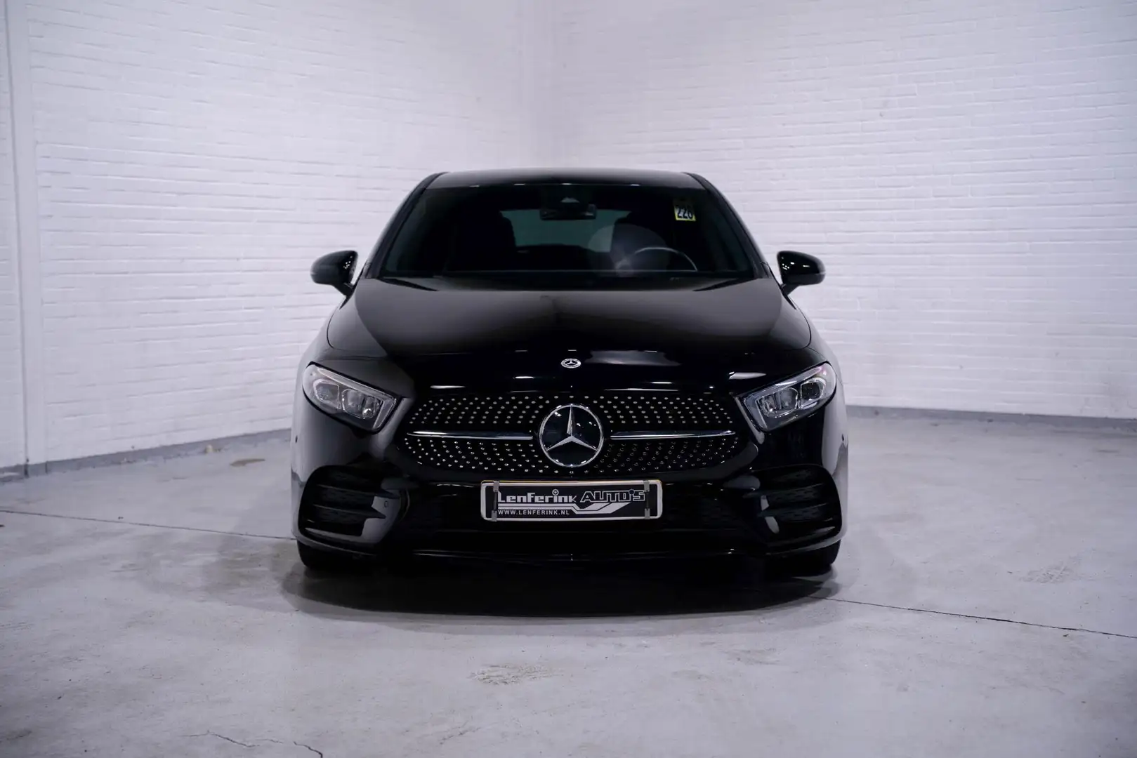 Mercedes-Benz A 180 Business Solution AMG Navi Camera PDC v+a Sfeerver Schwarz - 2
