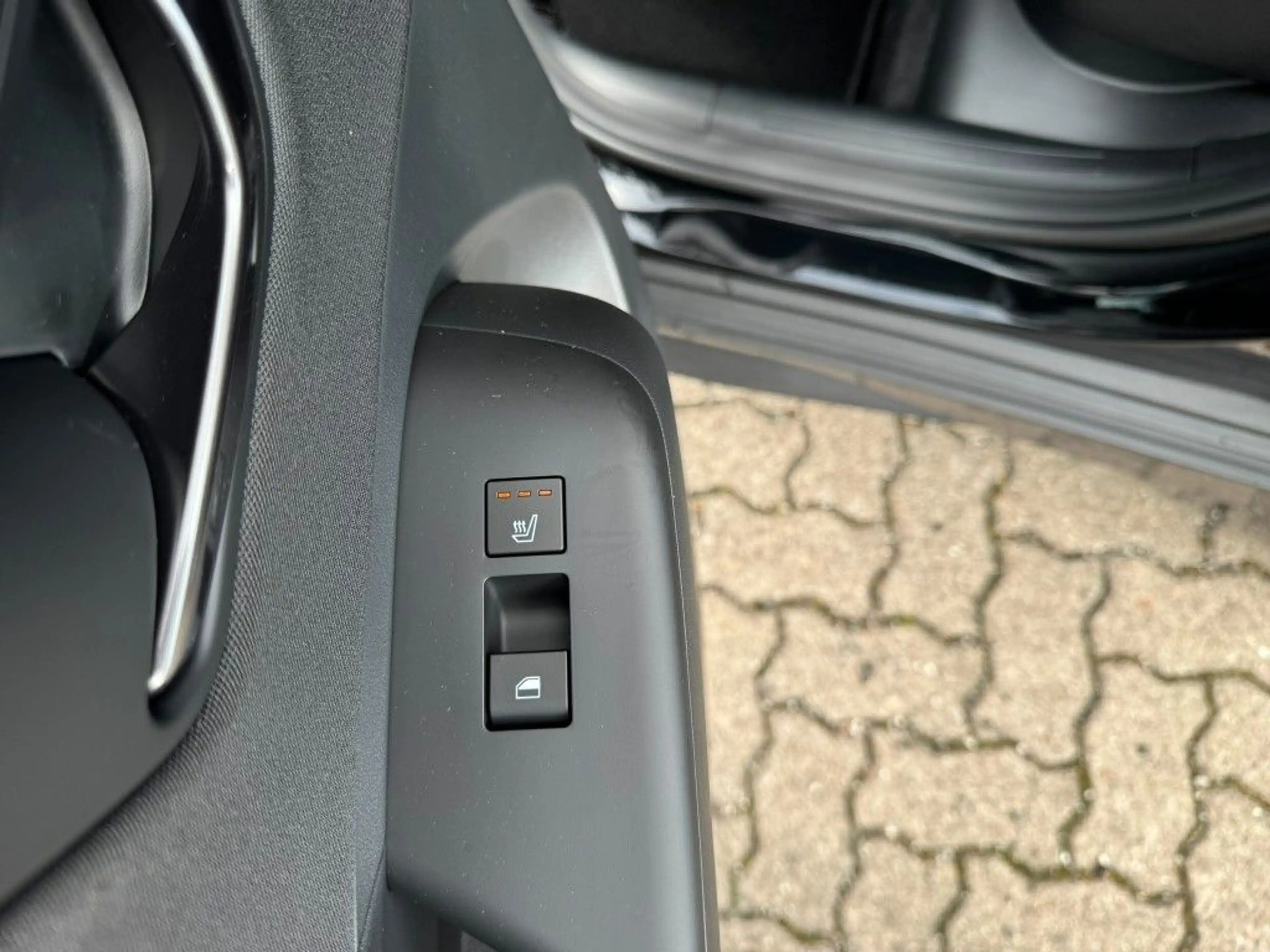 Hyundai KONA 1,6 T-GDI N-Line Automatik 4WD / NAVI / KAM — photo 28