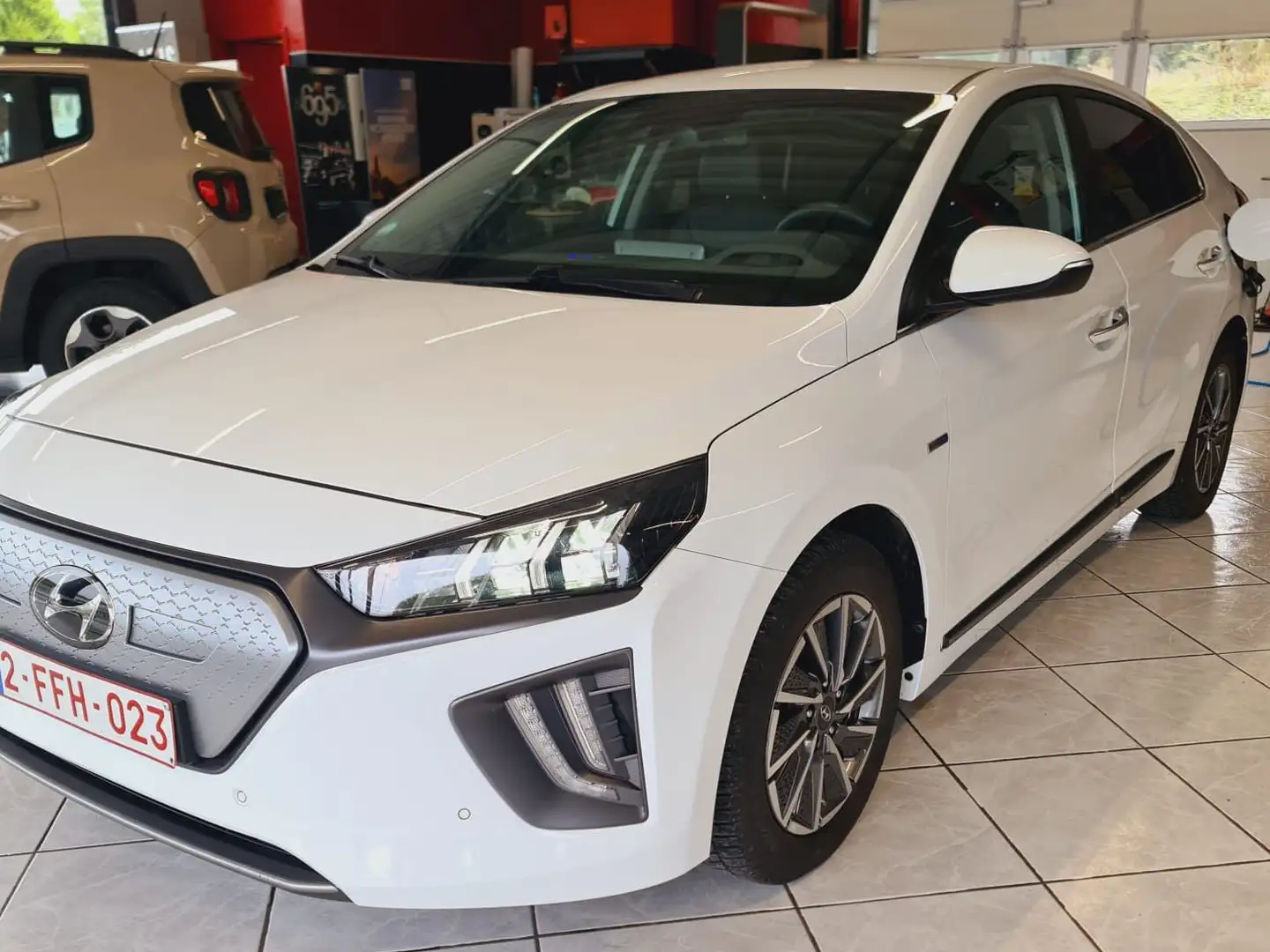 Hyundai IONIQ PHEV 1.6 GDi Shine (BlueLink) DCT Blanc - 1