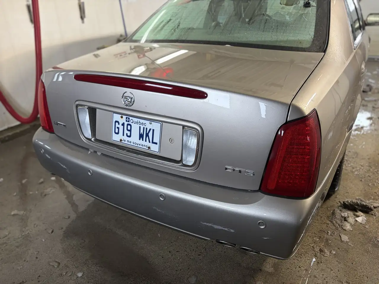 Cadillac DTS снимка Cadillac DTS