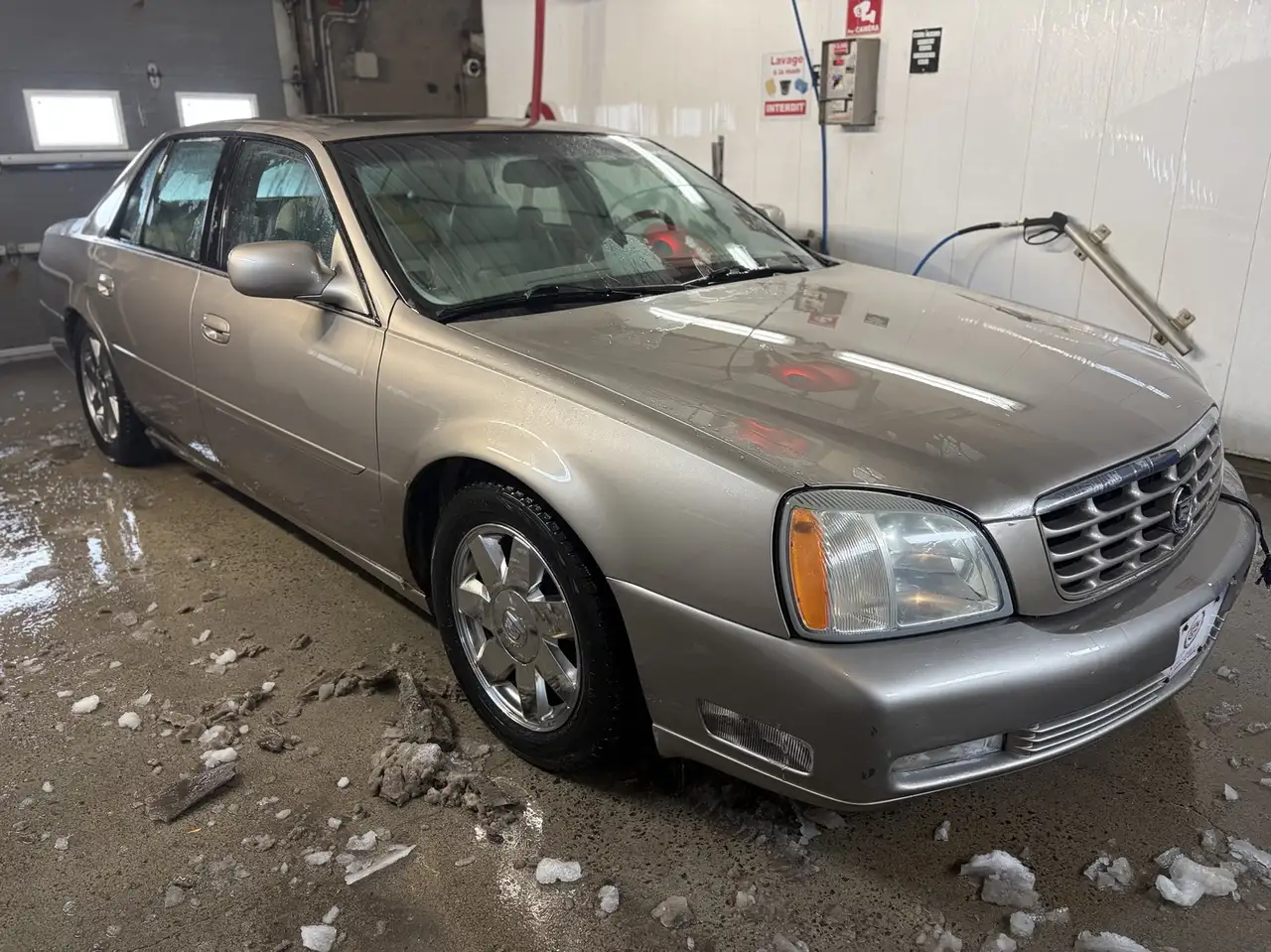 Cadillac DTS снимка Cadillac DTS
