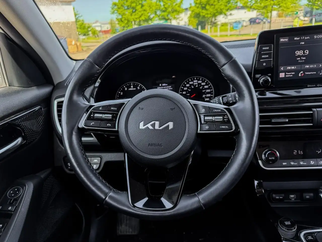 Kia Seltos снимка Kia Seltos