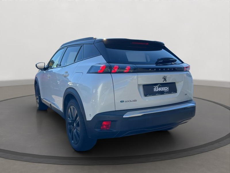 Peugeot e-2008 GT PACK ELEKTROMOTOR 136 GT — photo 3