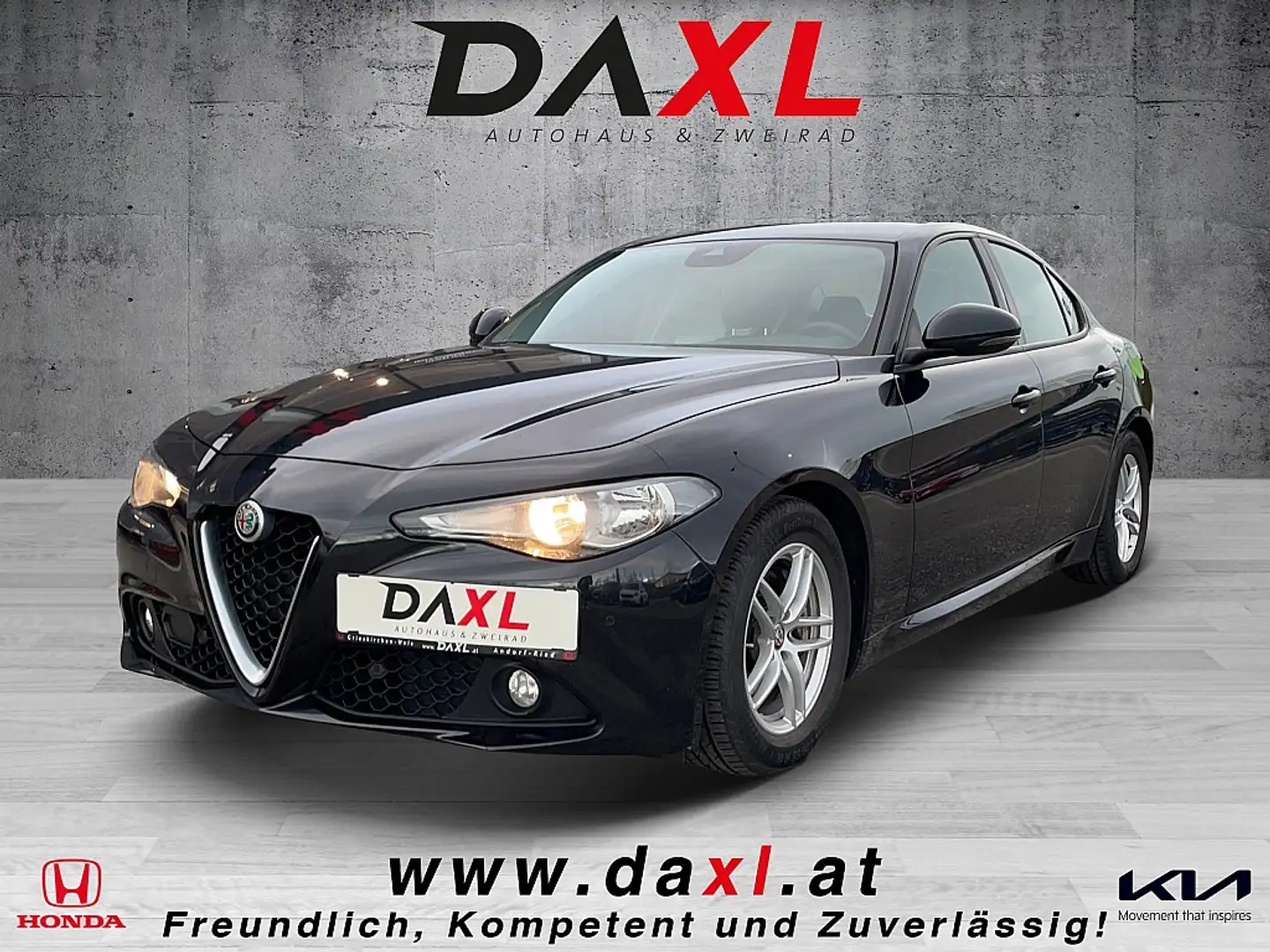 Alfa Romeo Giulia 2,2 150 AT RWD Zwart - 1