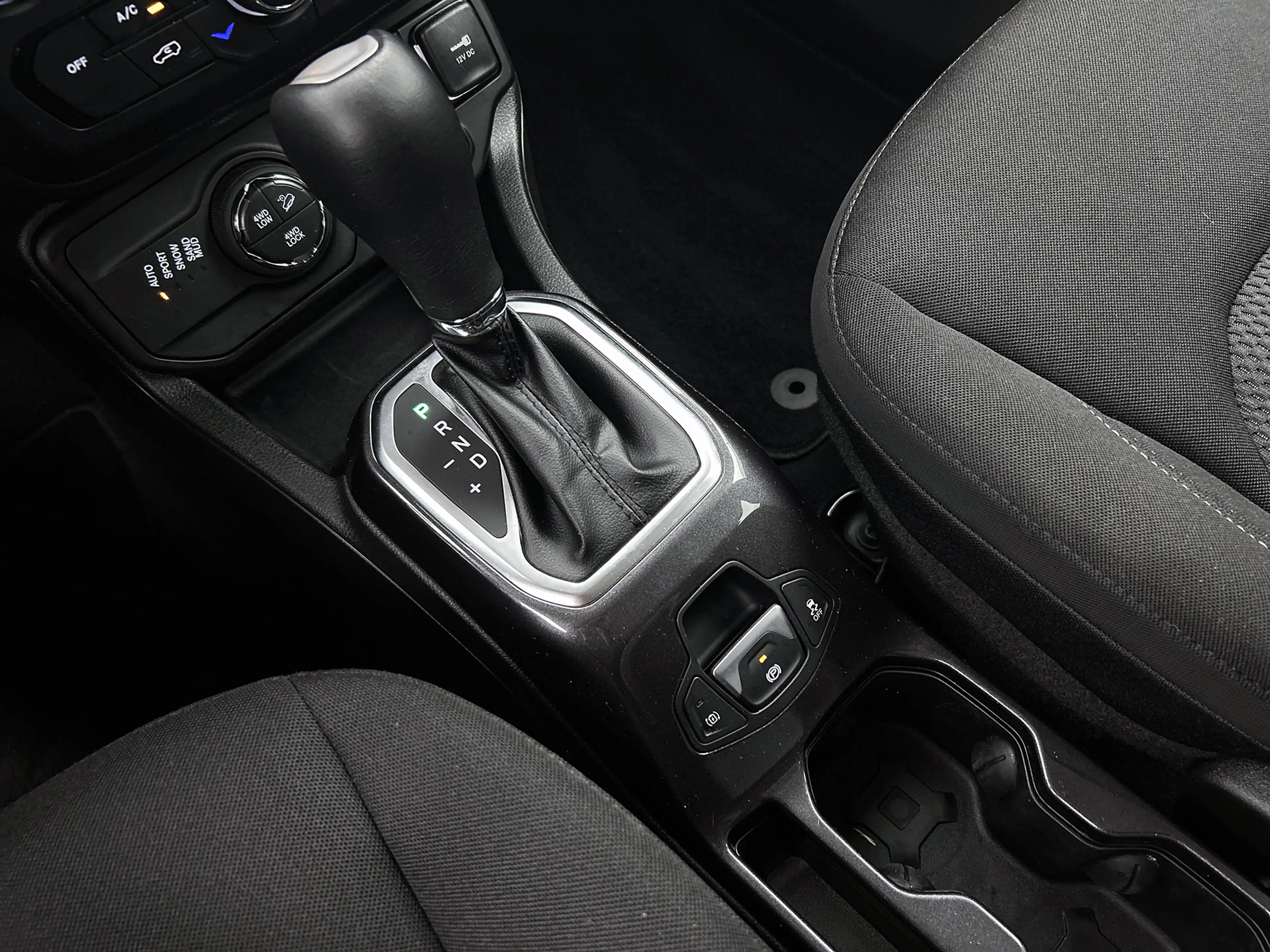 Jeep Renegade 4xe 240 Plug-in Hybrid Electric S | Camera | Adapt — photo 15