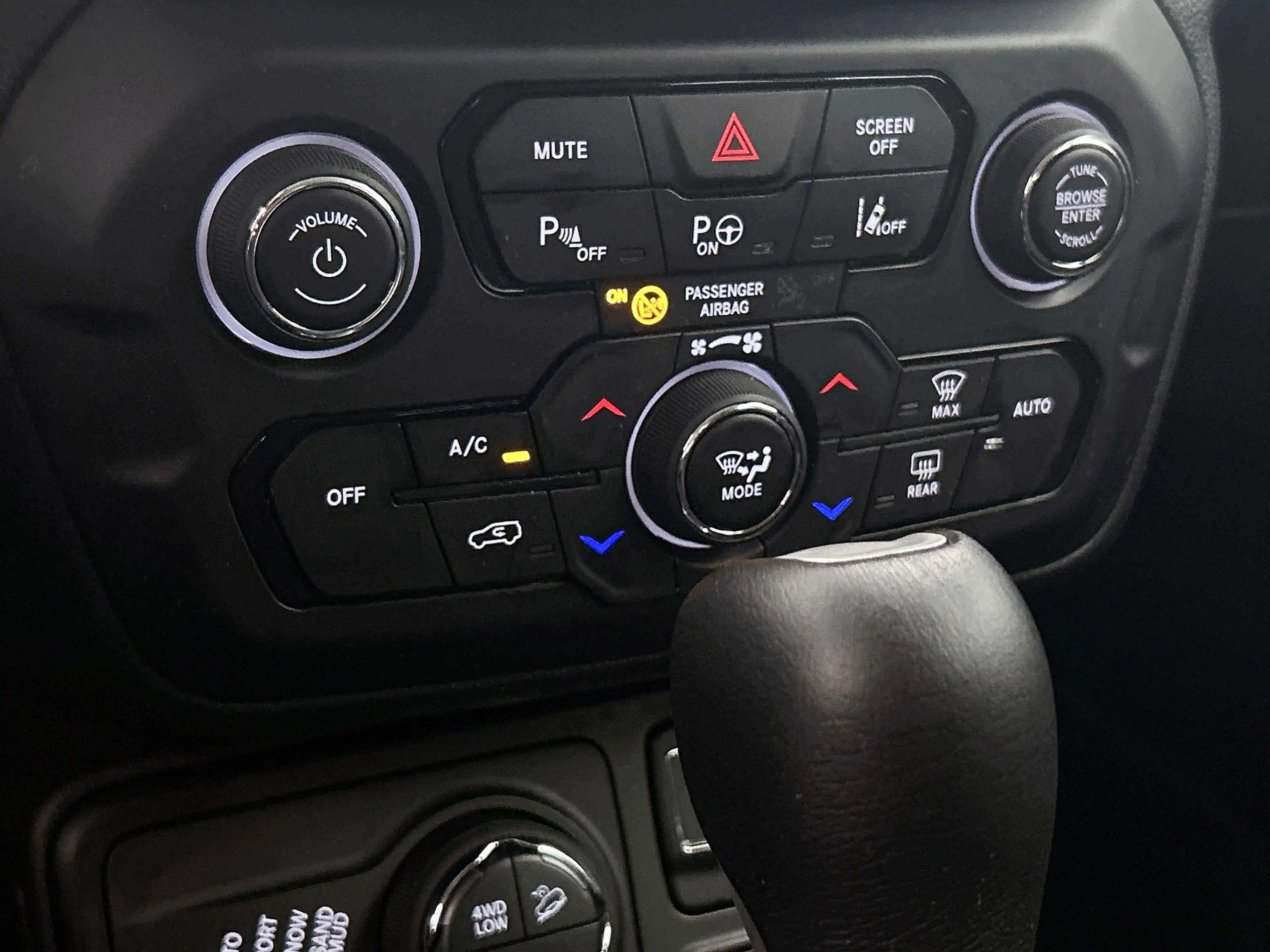 Jeep Renegade 4xe 240 Plug-in Hybrid Electric S | Camera | Adapt — photo 23