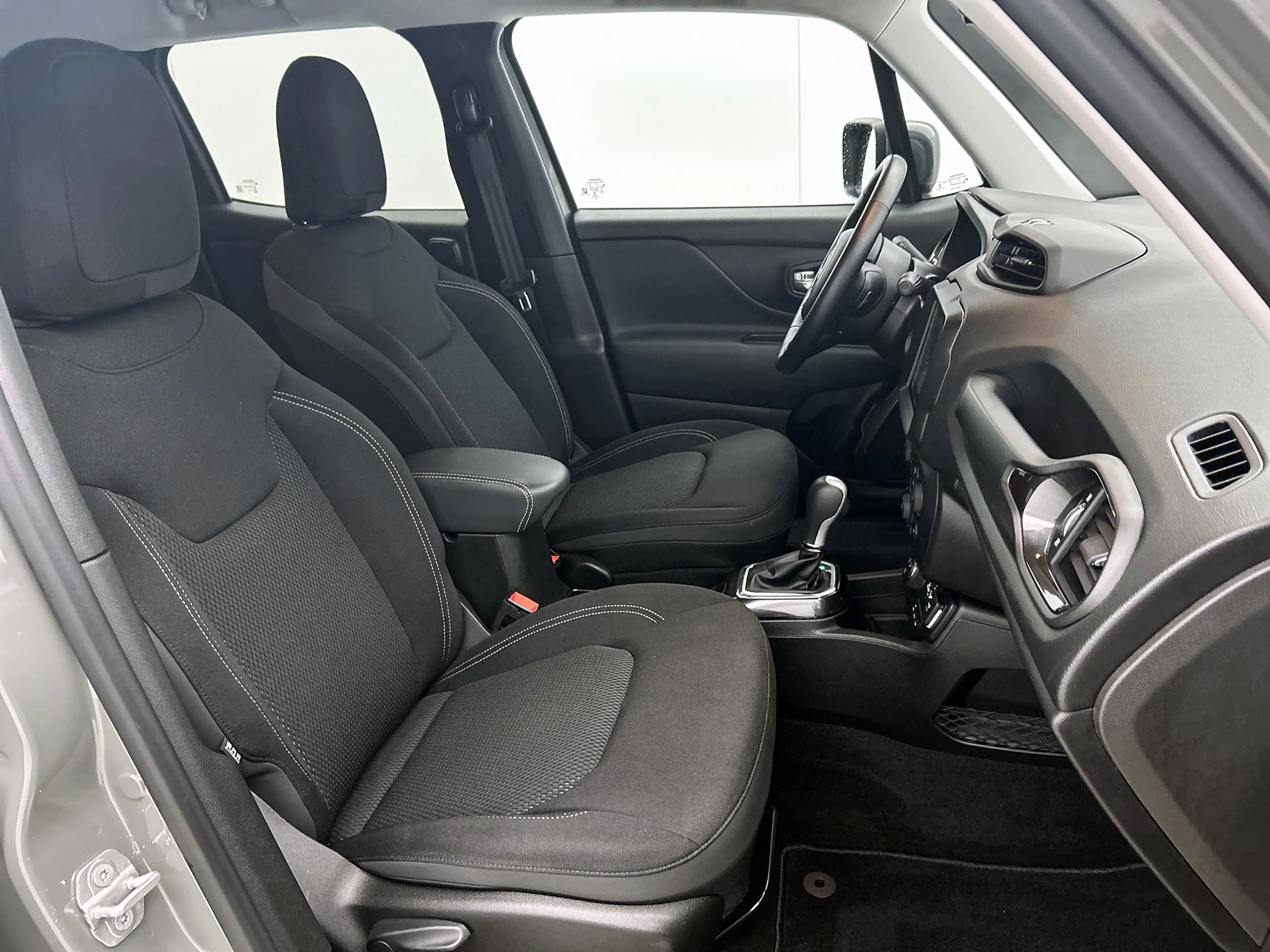 Jeep Renegade 4xe 240 Plug-in Hybrid Electric S | Camera | Adapt — photo 14