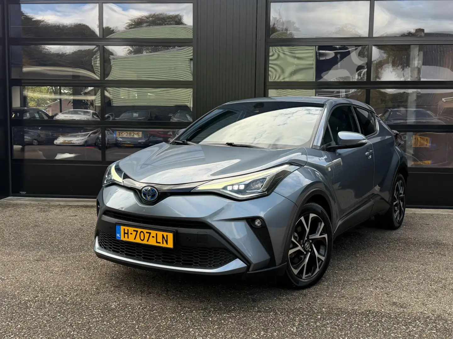 Toyota C-HR 2.0 Hybrid First Edition Camera JBL Sound System Gris - 1