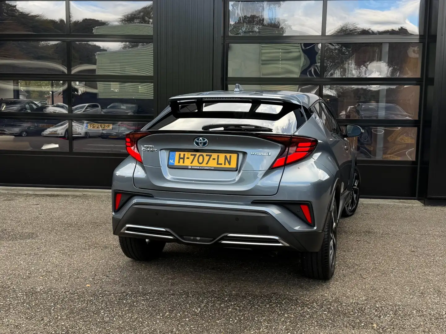 Toyota C-HR 2.0 Hybrid First Edition Camera JBL Sound System Gris - 2