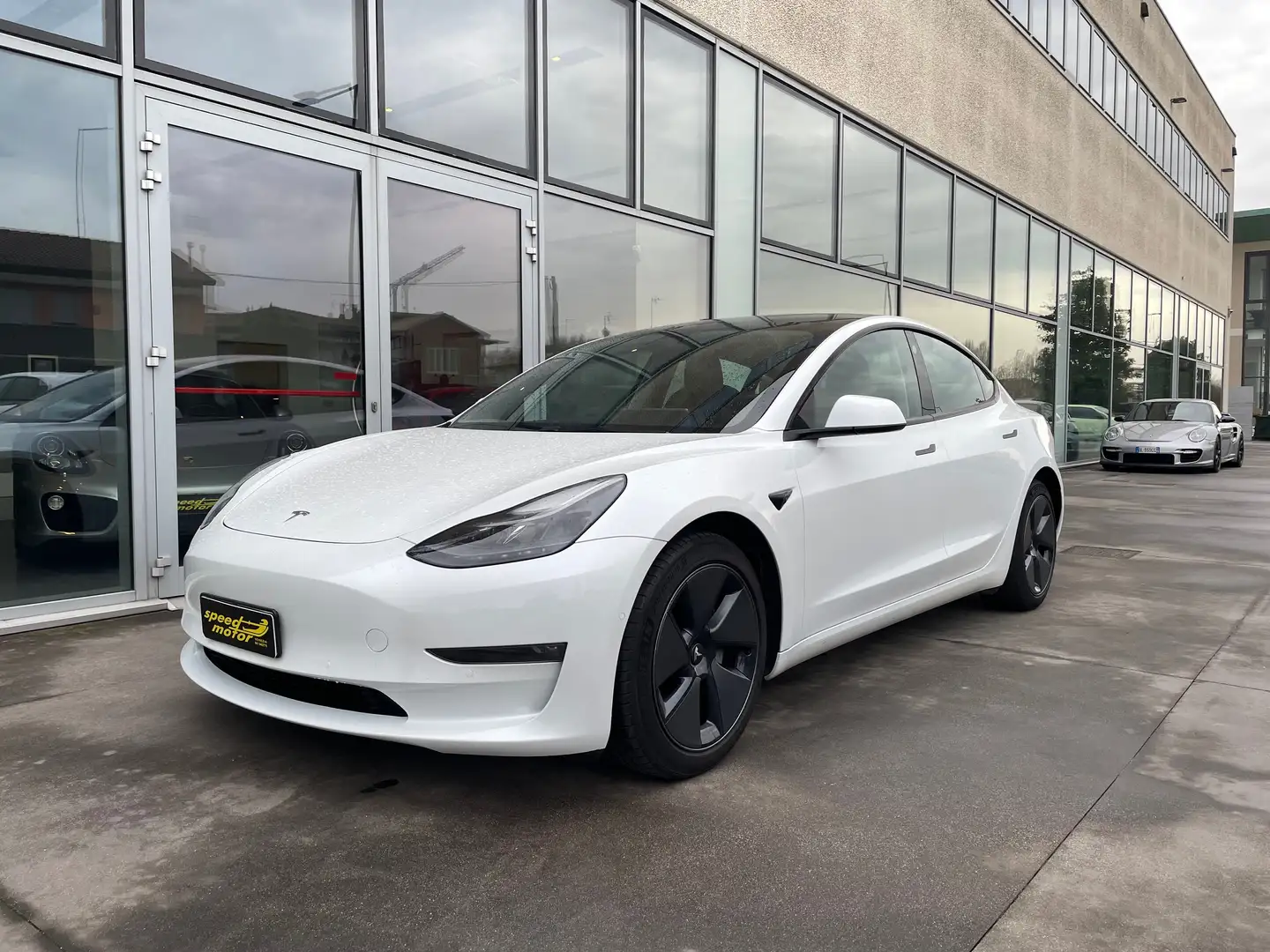 Tesla Model 3 Long Range DualMotor LongRange perfette condizioni Bianco - 1