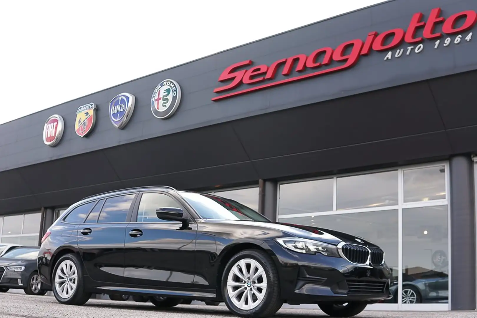 BMW 318 318d Touring Business Advantage auto FARI LED-PDC Nero - 2
