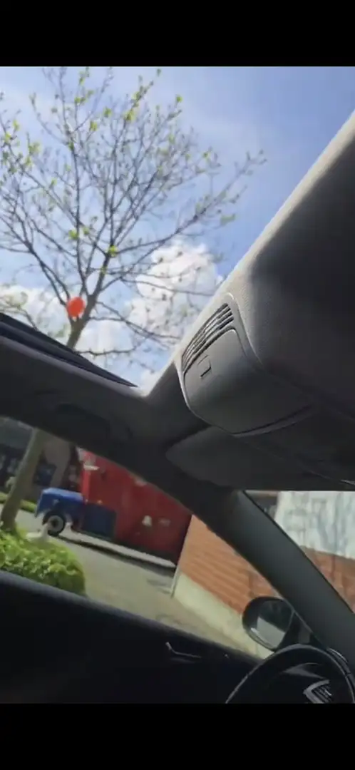 Volkswagen Passat - 1
