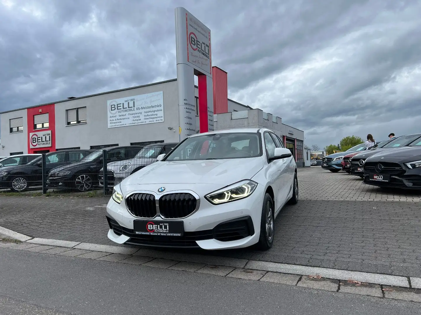 BMW 118 I Advantage LED Spurhalteassis. FINANZIERUNG Weiß - 1