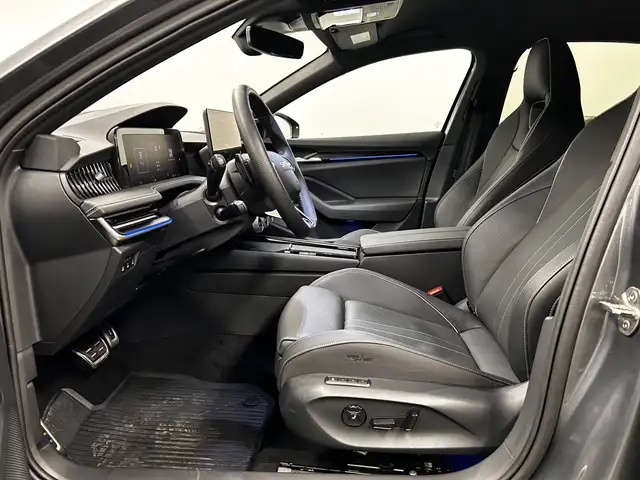 Skoda Superb view 4