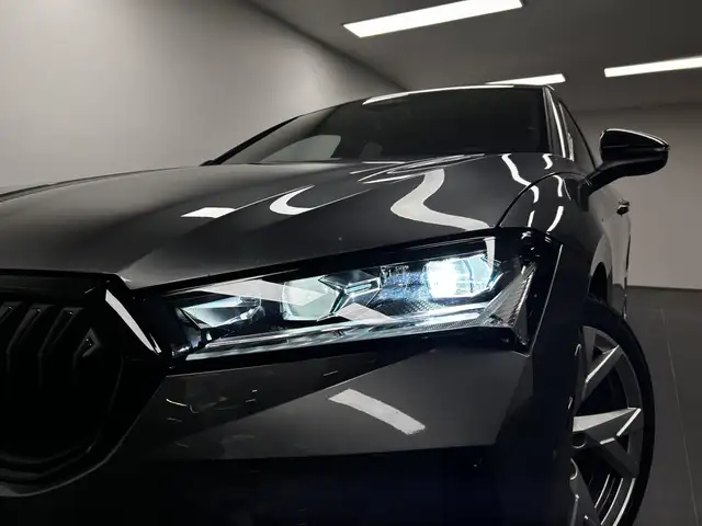 Skoda Superb view 9