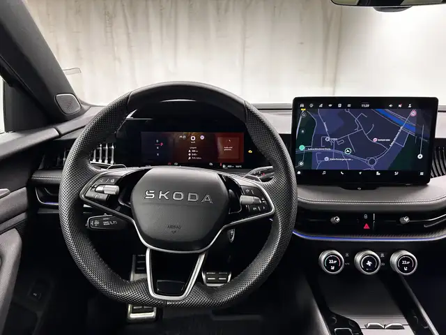 Skoda Superb view 23