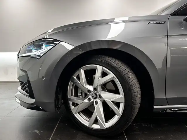 Skoda Superb view 8