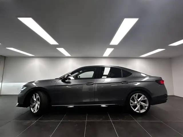 Skoda Superb view 2