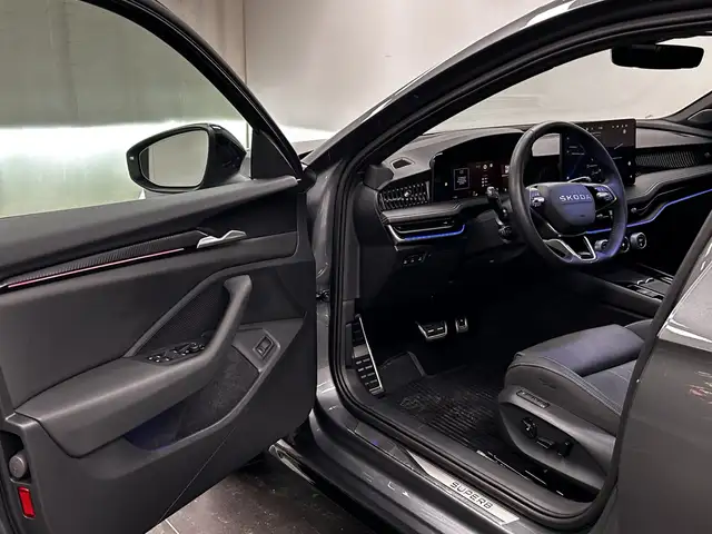 Skoda Superb view 30