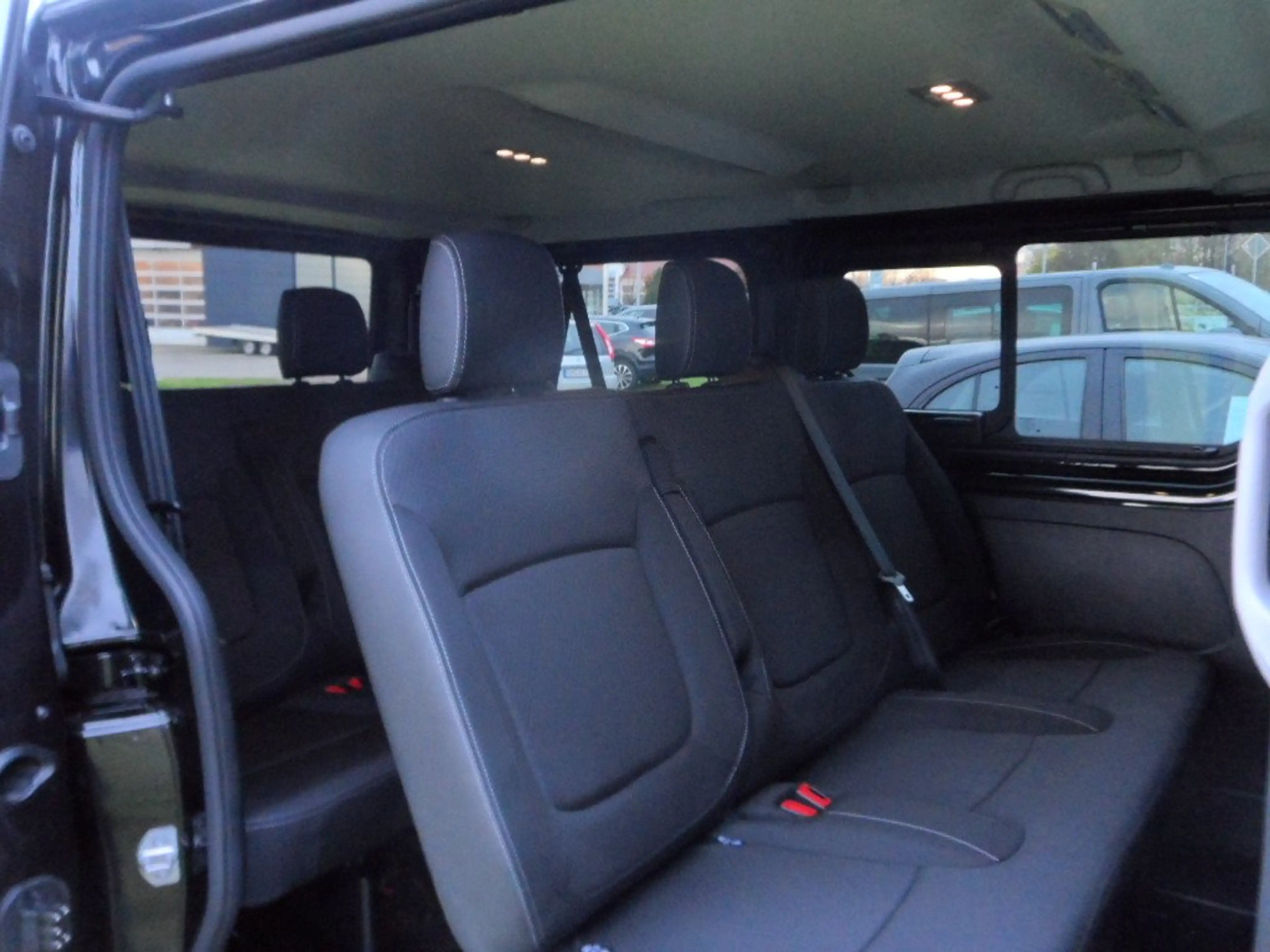 Nissan Primastar L1H1 2,7t Tekna — photo 4