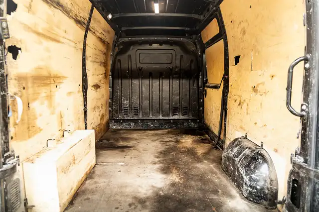 Opel Movano view 14