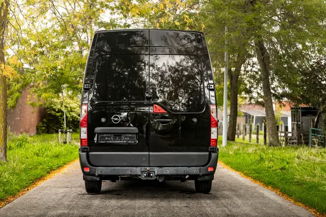 Opel Movano view 15