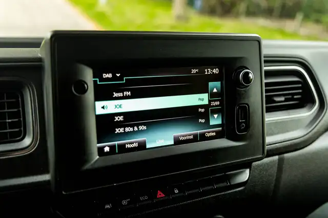 Opel Movano view 9