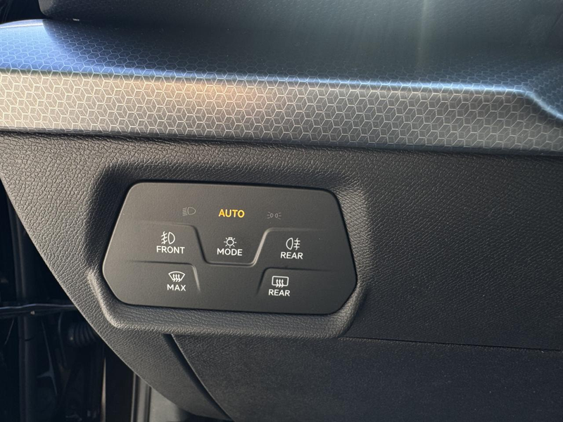 SEAT Leon Leon 5D Move Navi 1.5 eTSI 150pk (110kW) DSG Prime de reprise déduite — photo 9