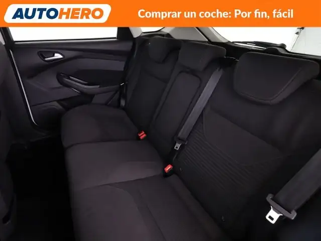 Ford Focus view 15