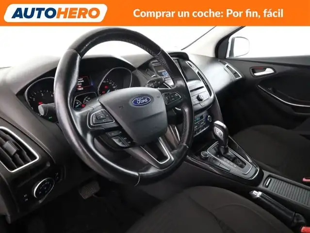 Ford Focus view 12