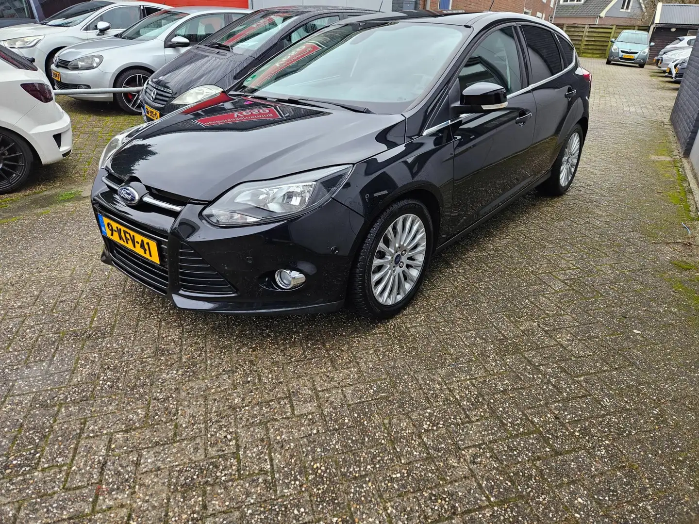 Ford Focus 1.0 EcoBoost Titanium|Clima|Trekhaak|Cruise Schwarz - 2