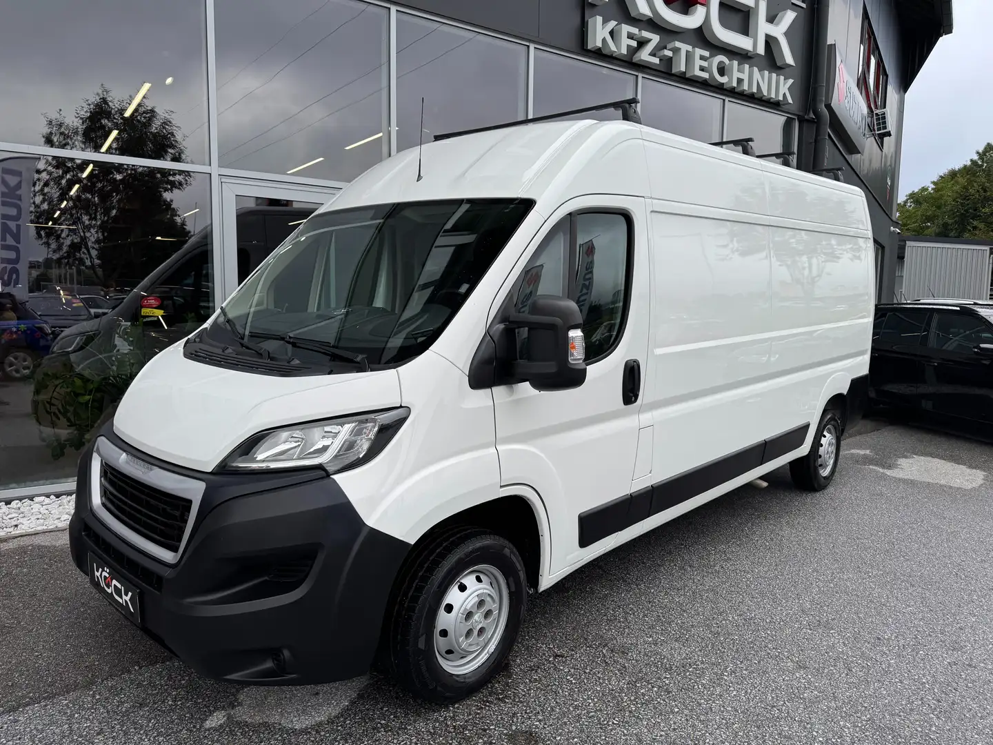 Peugeot Boxer 335 L3H2 Pro BlueHDi 165 Stop Weiß - 1
